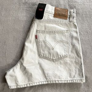 Brand new with tags light wash Levi’s shorts